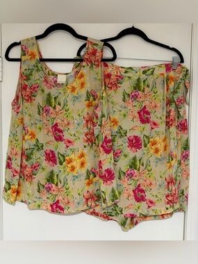 Emma James Women’s 100% Silk Floral Print Blouse and Skort Size 16/18W